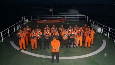Basarnas memperpanjang operasi pencarian korban KM Virgo Transport 8 selama tujuh hari. Sebanyak 126 orang masih belum ditemukan.