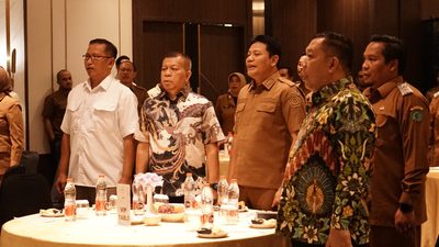 Bupati Subandi buka sosialisasi tata kelola pokir DPRD di Sun Hotel Sidoarjo dan tekankan usulan harus selaras prioritas pembangunan daerah.